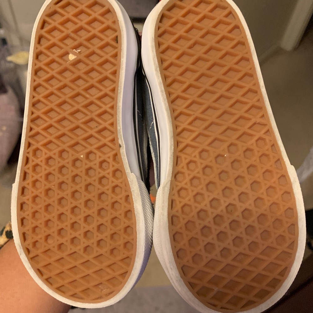 Vans - Picture 4 of 4